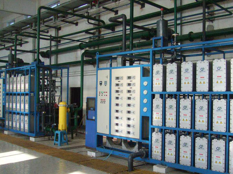 EDI設(shè)備內(nèi)部有兩個水膽，一個是熱水膽，一個是冷水膽